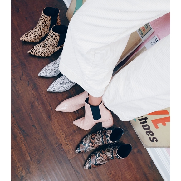 🚨END OF SUMMER SALE// Nude Croco print bootie - Picture 8 of 8